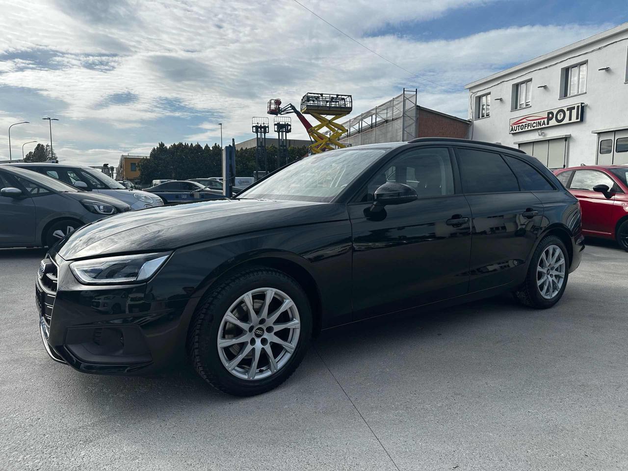 AUDI A4 Avant 35 TFSI S tronic Business Advanced